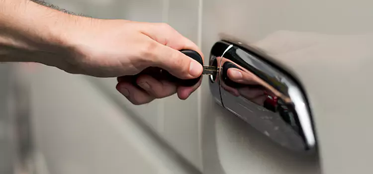 Why Choose Our Auto Locksmith Team in Long Beach, NY?